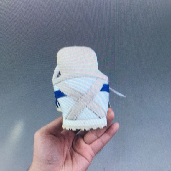 Onitsuka Tiger White Sneakers with Blue and Red Accents - Picture 4 of 8